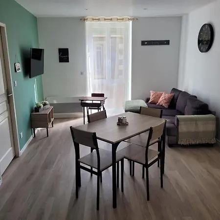 Centre Apartment *